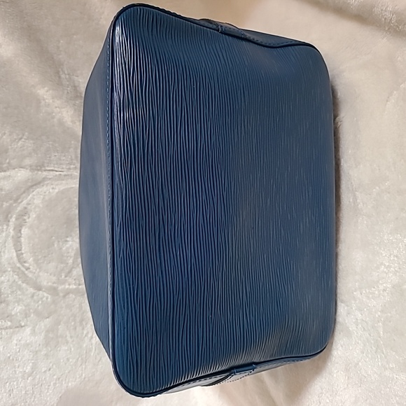 LOUIS VUITTON EPI NOE (CLEARANCE!!!) - Picture 5 of 14